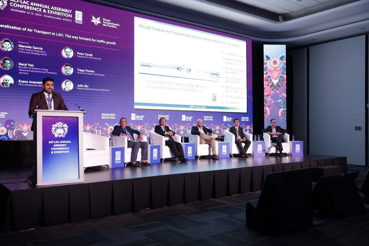 1731354468022 - XI Encuentro Sectorial: Aeropuertos