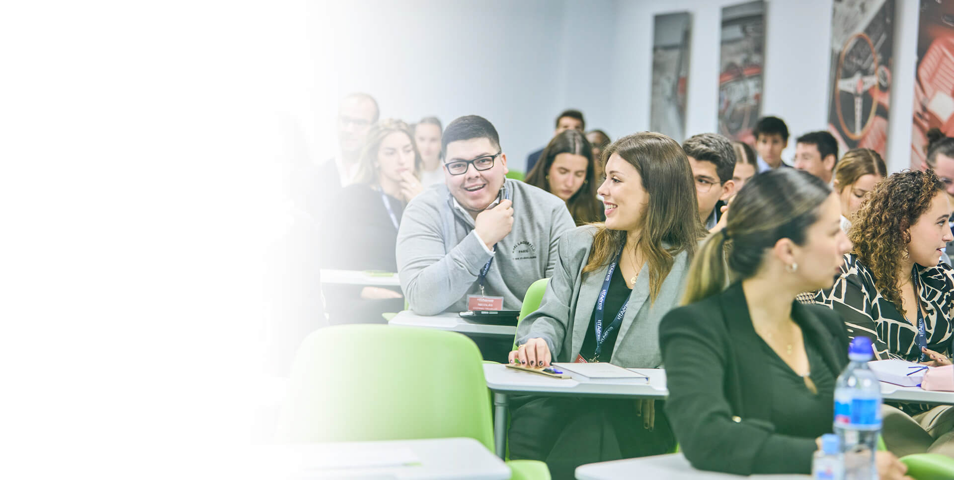 <span class='negritaslide'>Master in Airport and<br>Aeronautical Safety<br>Management.</span>