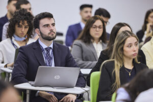 CUEC0492 1 300x200 - Ms. María José Cuenda, Commercial and Real Estate General Director of Aena, delivers a special lecture at ITAérea Madrid