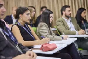 CUEC0537 1 300x200 - Ms. María José Cuenda, Commercial and Real Estate General Director of Aena, delivers a special lecture at ITAérea Madrid