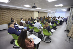 CUEC0804 1 300x200 - Ms. María José Cuenda, Commercial and Real Estate General Director of Aena, delivers a special lecture at ITAérea Madrid