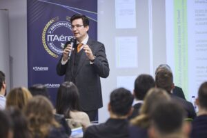 ITAérea Madrid welcomes the 2025–2027 class of the Official Executive MGDA in Madrid CUEC1636 1 300x200 - ITAérea Madrid welcomes the 2025–2027 class of the Official Executive MGDA in Madrid